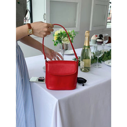 Ielgy Ladies All-Match Red One-Shoulder Messenger Bucket Bag