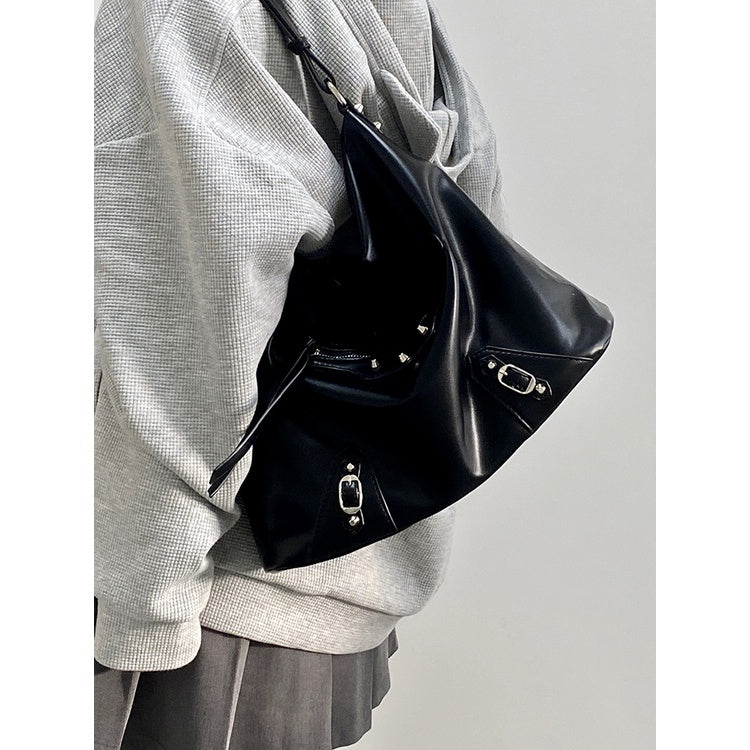 Ielgy Ladies Large-Capacity Motorcycle Bag Cool Shoulder Diagonal Portable Commuter Bag