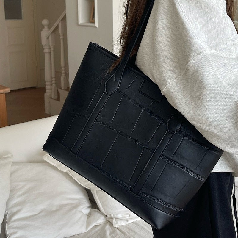 Ielgy Large Capacity Commuter Bag Student Class Armpit Order Shoulder Tote Bag