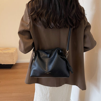 Ielgy Ladies Retro Fashion Pleated Cloud Bag Niche Texture Cross-body Bucket Bag