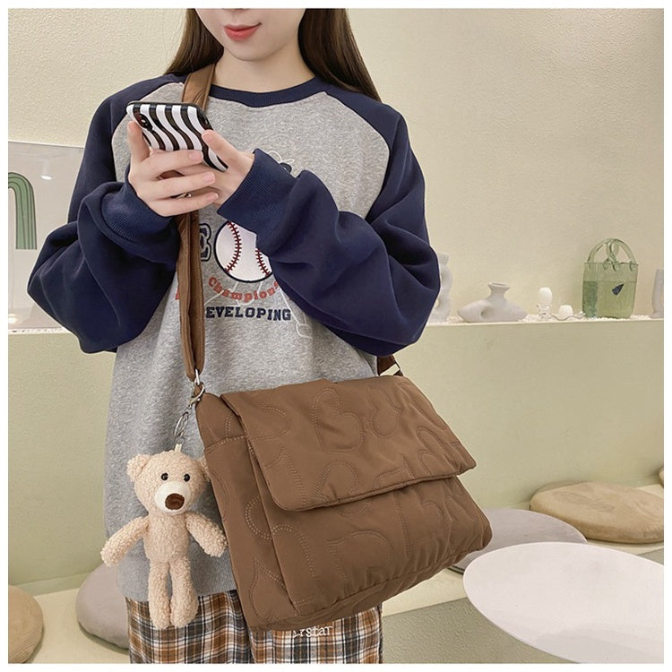 Ielgy Ladies Simple Rhombus Art Large-Capacity Fresh All-Match Messenger Bag (without Pendant)