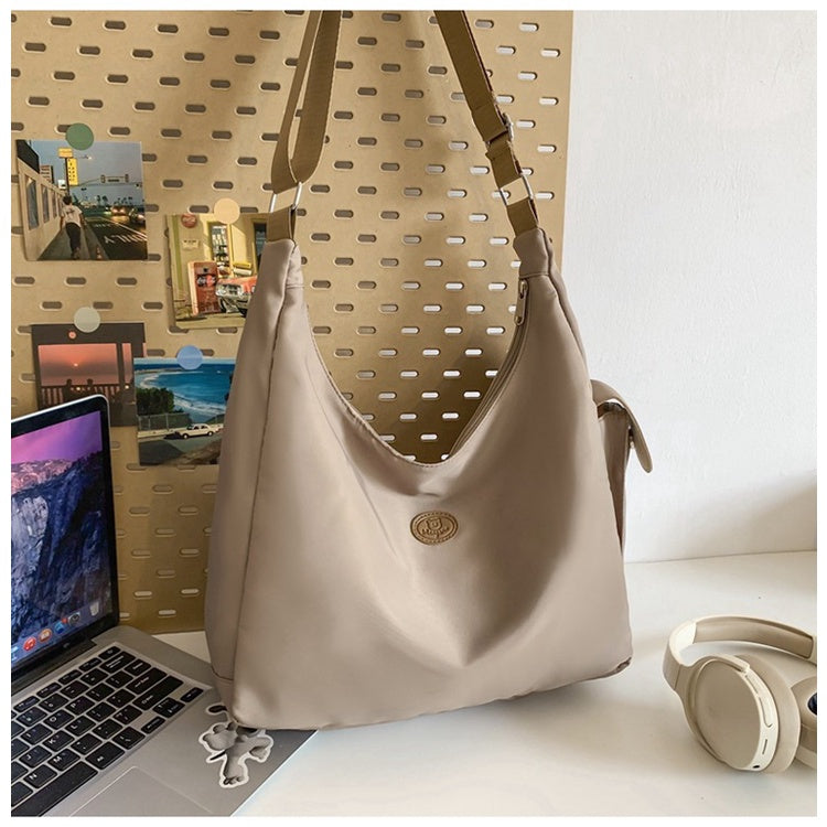 Ielgy Ladies Diagonal Shoulder Bag Nylon Large Capacity Dumpling Bag Moon Bag