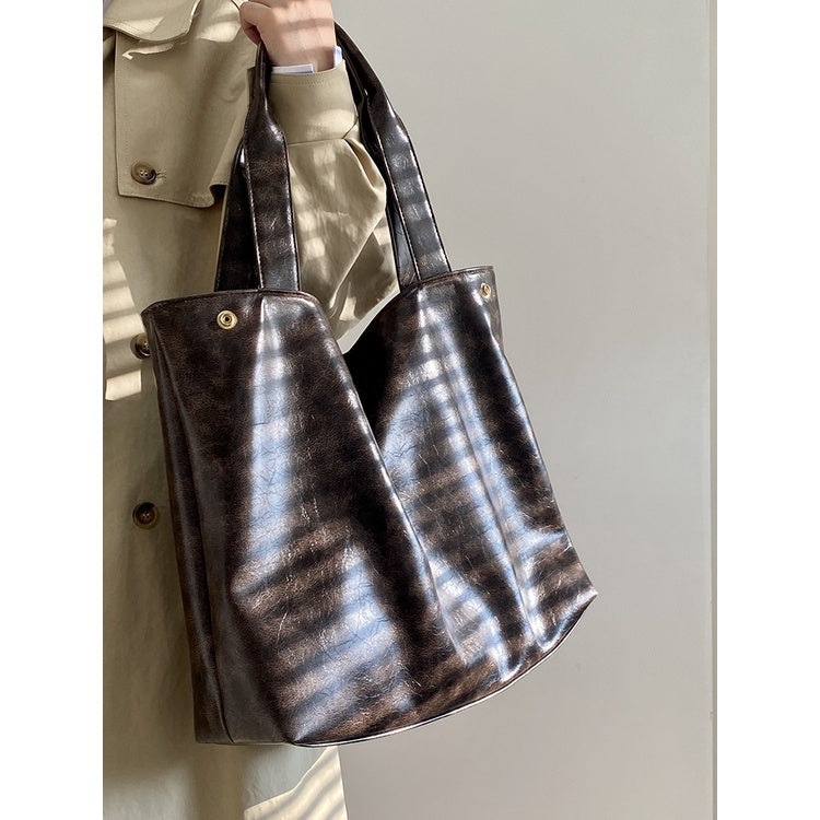 Ielgy Ladies Large Capacity Retro Commuter Shoulder Tote Bag