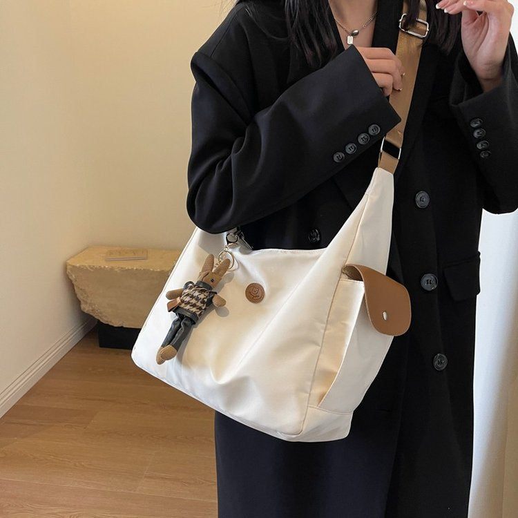 Ielgy Ladies Diagonal Shoulder Bag Nylon Large Capacity Dumpling Bag Moon Bag