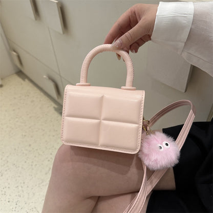 Ielgy Influencer Texture Bag Female Bag 2023 New Female Bag Summer Popular All-Match Messenger Bag Mini Portable Small Square Bag