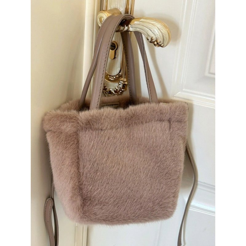 Ielgy Ladies Furry Messenger Bag Portable Bucket Bag
