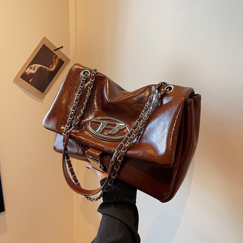 Ielgy Ladies Large-Capacity One-Shoulder Messenger Tote Bag Temperament Jingle Bag Chain St