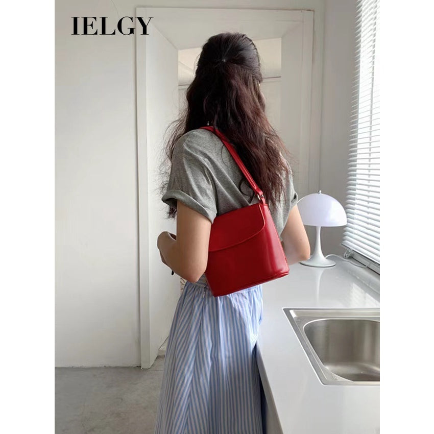 Ielgy Ladies All-Match Red One-Shoulder Messenger Bucket Bag