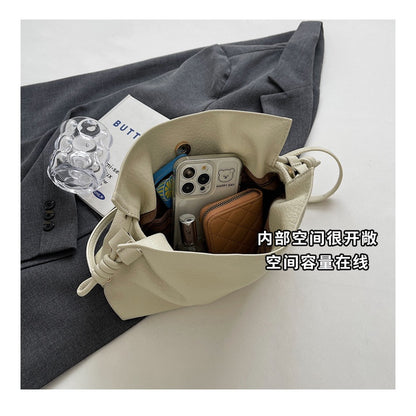 Ielgy Ladies Retro Fashion Pleated Cloud Bag Niche Texture Cross-body Bucket Bag