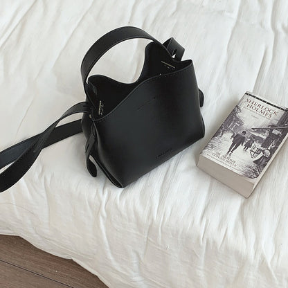 Ielgy Retro High-End Texture Underarm Large-Capacity Bucket Bag Wide Shoulder Strap One-Shou