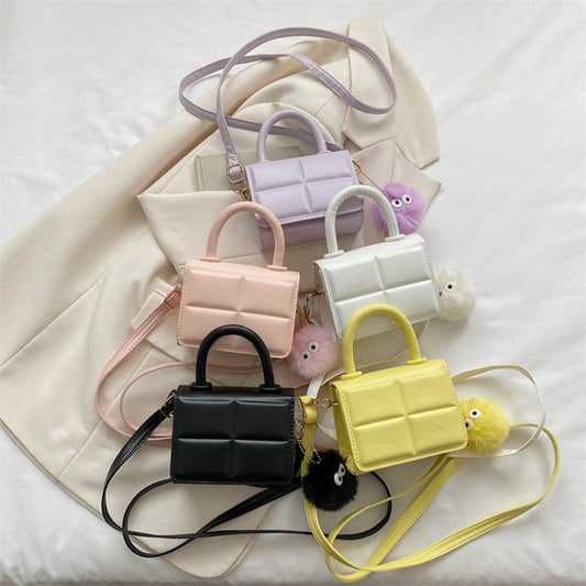Ielgy Influencer Texture Bag Female Bag 2023 New Female Bag Summer Popular All-Match Messenger Bag Mini Portable Small Square Bag