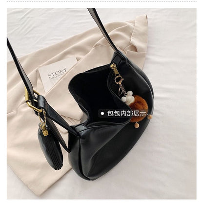 Ielgy Ladies Large-Capacity One-Shoulder Messenger Dump