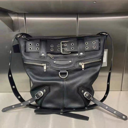 Ielgy Fashionable All-Match Dark Rivets Heavy Industry Motorcycle Bucket Shoulder Mes