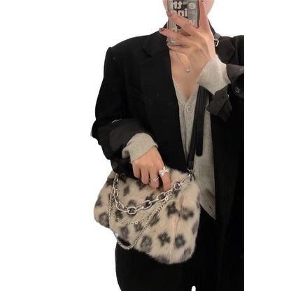 Ielgy Ladies Leopard Print Fur Bag Soft Plush Baguette Bag Fashionable All-Match Shoulder Messenger Bag