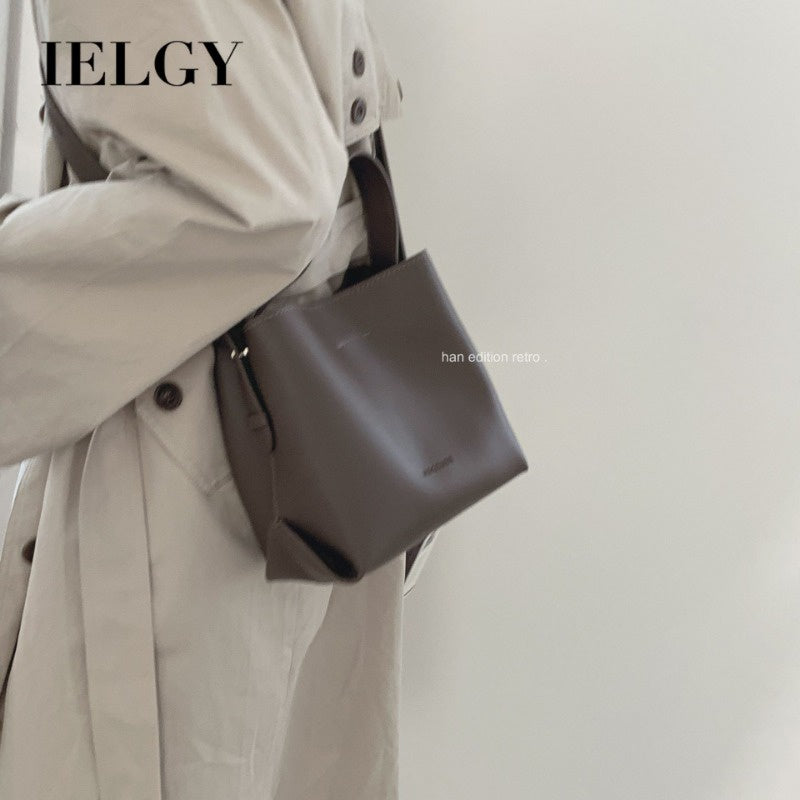 Ielgy Retro High-End Texture Underarm Large-Capacity Bucket Bag Wide Shoulder Strap One-Shou