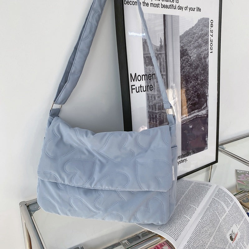 Ielgy Ladies Simple Rhombus Art Large-Capacity Fresh All-Match Messenger Bag (without Pendant)