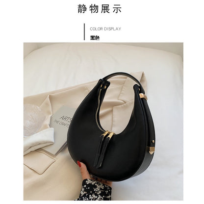 Ielgy Ladies Retro Handbag Chain Shoulder Baguette Underarm Bag