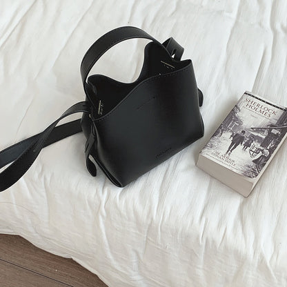 Ielgy Retro High-End Texture Underarm Large-Capacity Bucket Bag Wide Shoulder Strap One-Shou