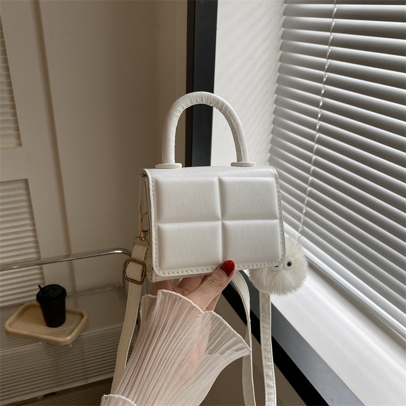 Ielgy Influencer Texture Bag Female Bag 2023 New Female Bag Summer Popular All-Match Messenger Bag Mini Portable Small Square Bag