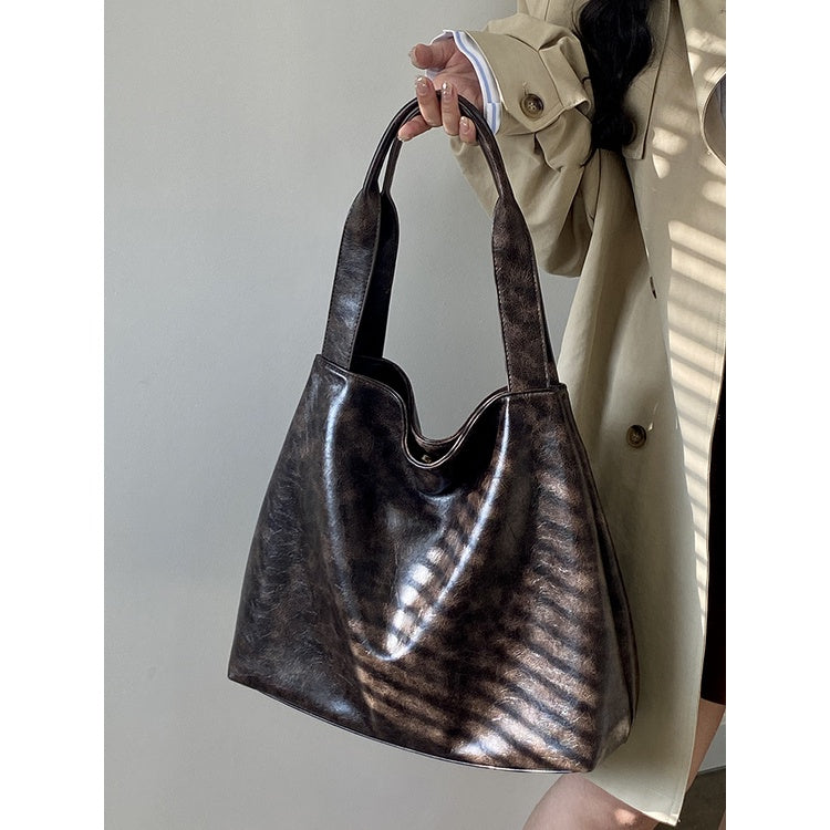 Ielgy Ladies Large Capacity Retro Commuter Shoulder Tote Bag