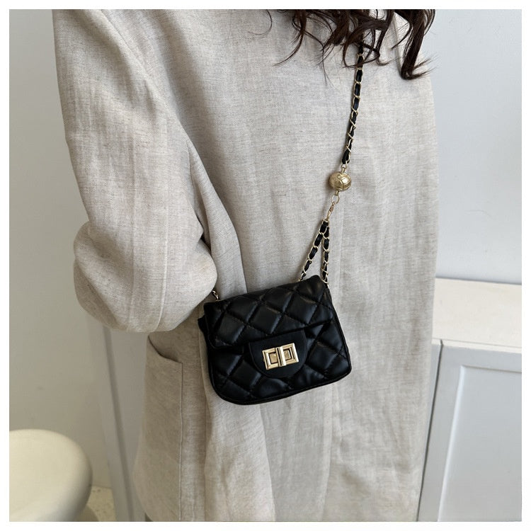 Ielgy Ladies Diamond Chain Mini Bag Lock Fashion Simple One-Shoulder Cross-Body Small Square Bag