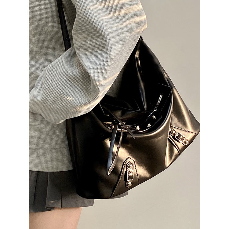 Ielgy Ladies Large-Capacity Motorcycle Bag Cool Shoulder Diagonal Portable Commuter Bag