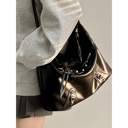 Ielgy Ladies Large-Capacity Motorcycle Bag Cool Shoulder Diagonal Portable Commuter Bag