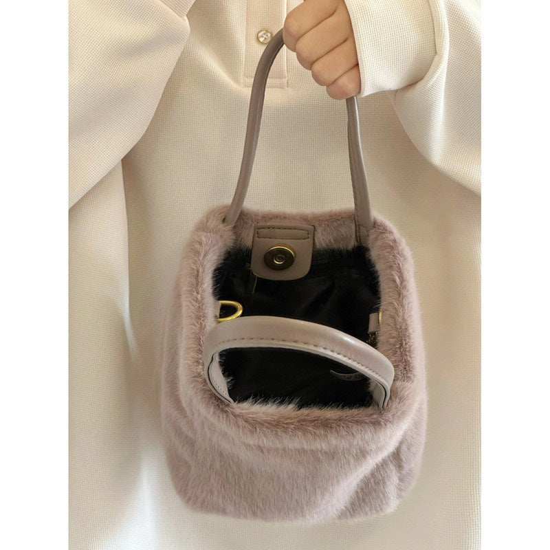 Ielgy Ladies Furry Messenger Bag Portable Bucket Bag