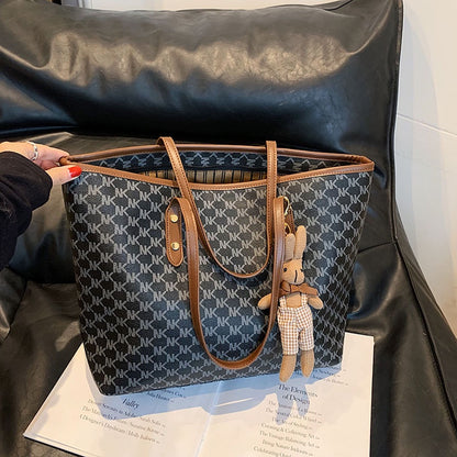 Ielgy Ladies Commuter Large Capacity Casual Western Style All-Match One-Shoulder Tote