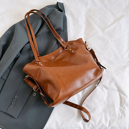 Ielgy Oil Leather Large-Capacity Messenger Bag All-Match Shoulder Commuter Fashion Tote Bag