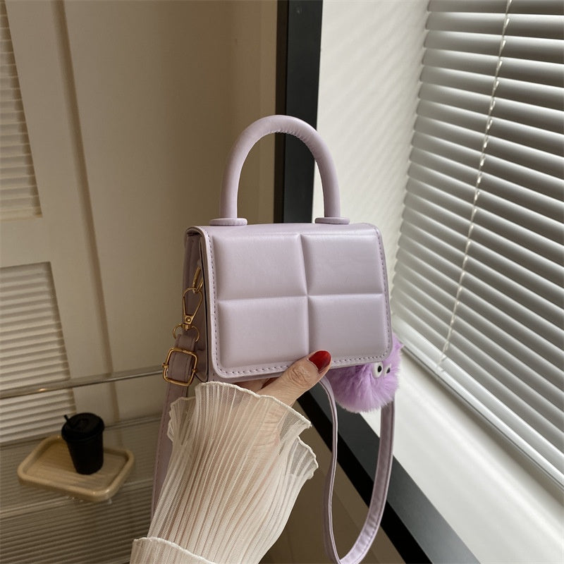Ielgy Influencer Texture Bag Female Bag 2023 New Female Bag Summer Popular All-Match Messenger Bag Mini Portable Small Square Bag
