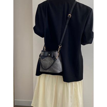 Ielgy Ladies High-End Retro Art Bucket Bag All-Match One-Shoulder Messenger Bag