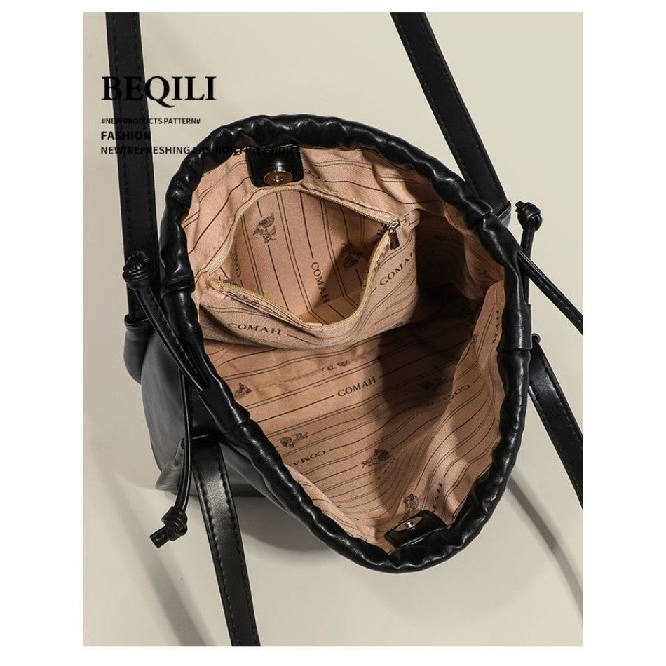 Ielgy Black Large Capacity Drawstring Tote Bag High-End Texture Niche Commuter Soft Leather Shoulder Bag