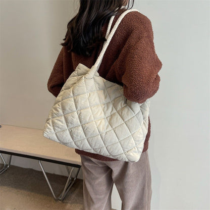 Ielgy Fresh Sweet Girl Large Capacity Shoulder Messenger Bag Leisure Travel Bag