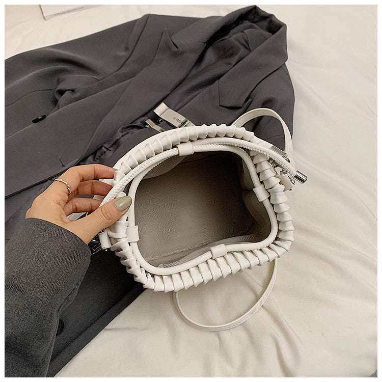 Ielgy Ladies Niche Pleated All-Match Messenger Bag Fashion Beaded Portable Bucket Bag