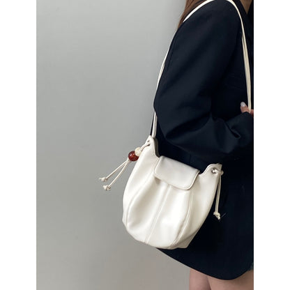 Ielgy Ladies White Simple All-Match Preppy Style High-End Bucket Shoulder Messenger Bag