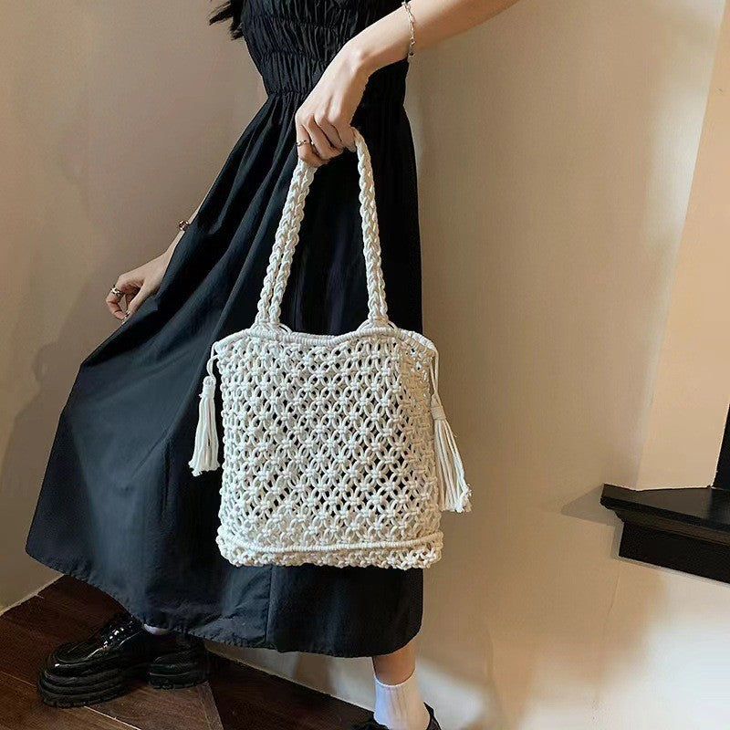 Ielgy Ladies Hollow Cotton Thread Woven Bag One Shoulder Tassel Straw Woven Holiday Style Beach Bag All-Match