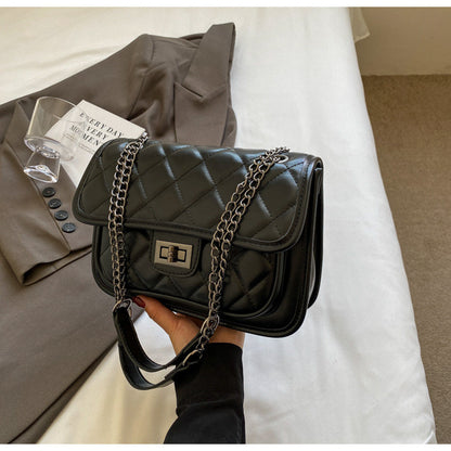 Ielgy Ladies Fashion Summer Messenger Stray Bag High-End Diamond Chain Shoulder Small Square Bag