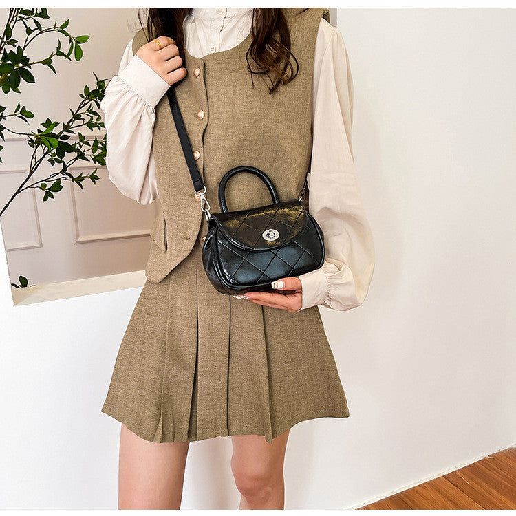Ielgy Diamond Embroidery Thread Fashionable All-Match Chain Small Square Bag Black Casual Shoulder Messenger Bag
