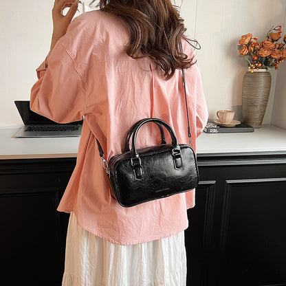 Ielgy Ladies High-End Boston Pillow Handbag Casual All-Match Silver Messenger Bag