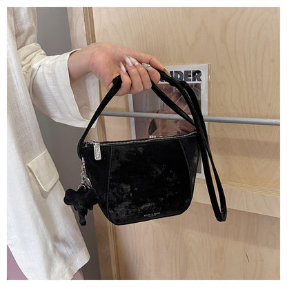 Ielgy Fashionable All-Match Messenger Bag Fashionable Shoulder Underarm Bucket Bag