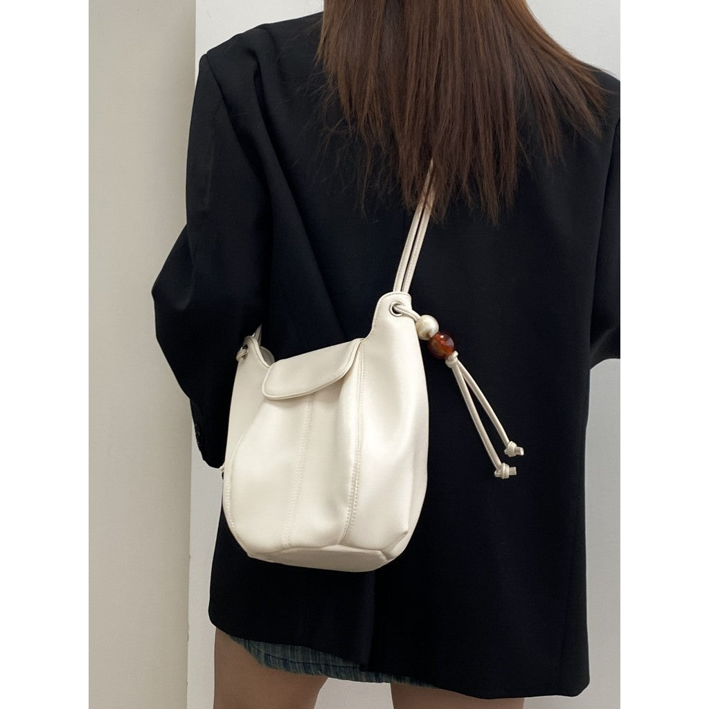 Ielgy Ladies White Simple All-Match Preppy Style High-End Bucket Shoulder Messenger Bag