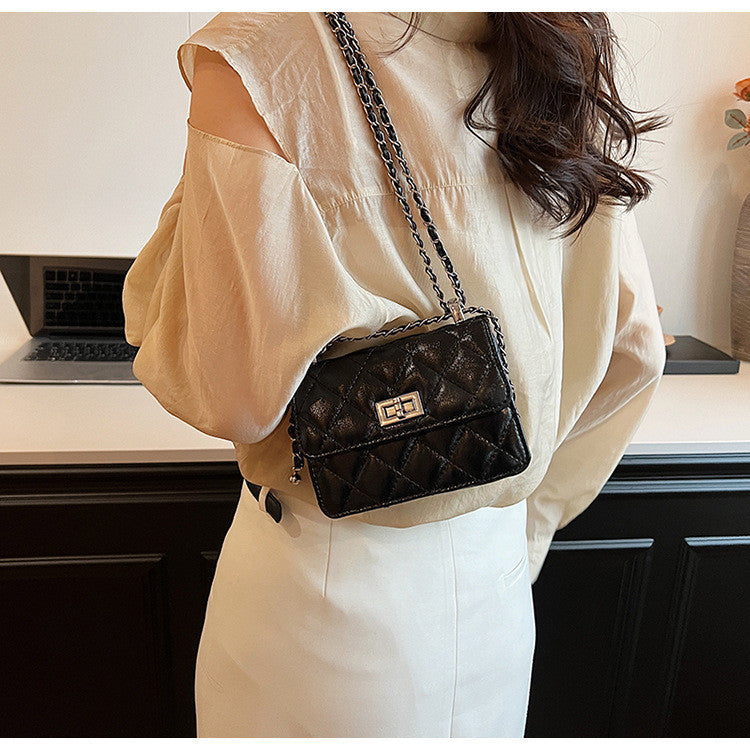 Ielgy Fashionable High-End Rhombus Shoulder Crossbody Chain Small Square Bag