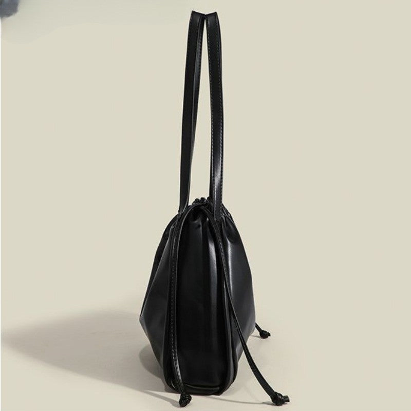 Ielgy Black Large Capacity Drawstring Tote Bag High-End Texture Niche Commuter Soft Leather Shoulder Bag
