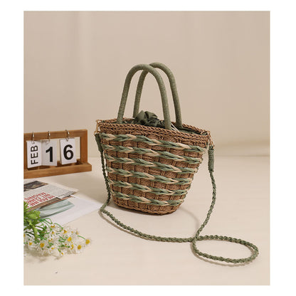 Ielgy Ladies Messenger Straw Bag Mori Style Portable Woven Holiday Style Beach Bag All-Match
