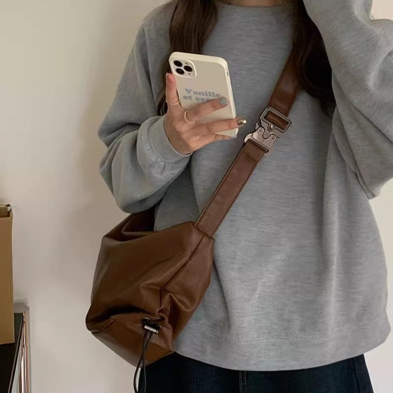 Ielgy Large-Capacity Pleated Tote Bag High-End Commuter Wide Shoulder Strap Messenger Bag