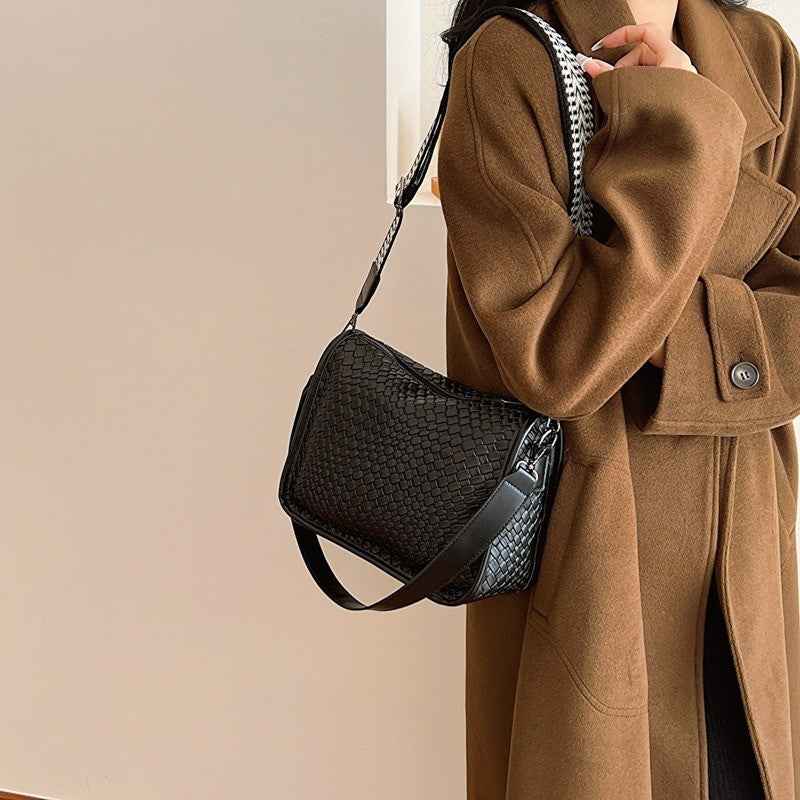 Ielgy Large-Capacity Shoulder Bag Korean Version Trendy Fashion All-Match Casual Commuter Cross-Body Dump