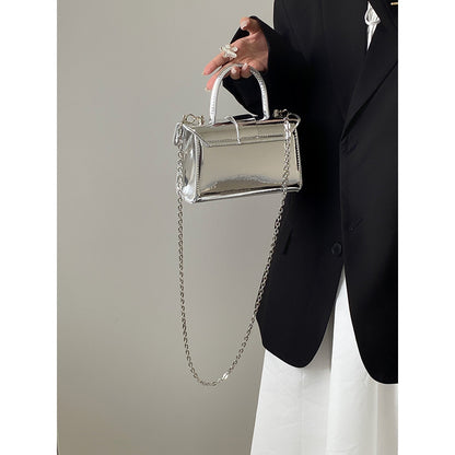 Ielgy Ladies Patent Leather Silver Locomotive Small Square Bag Hot Girl Fashion All-Match One-Shoulder Messenger Bag