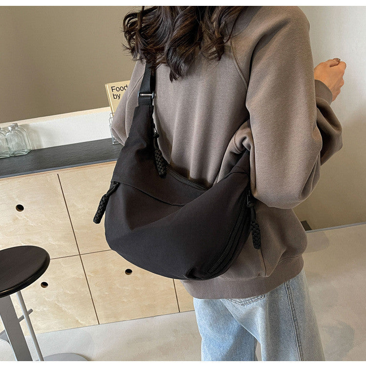 Ielgy Fashionable Large-Capacity Nylon Cloth Messenger Bag All-Match Dump