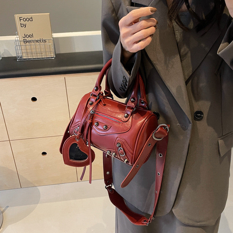 Ielgy High-End Rivets Hot Girl Style Texture Boston Handbag Niche One-Shoulder Messenger Motorcycle Bag